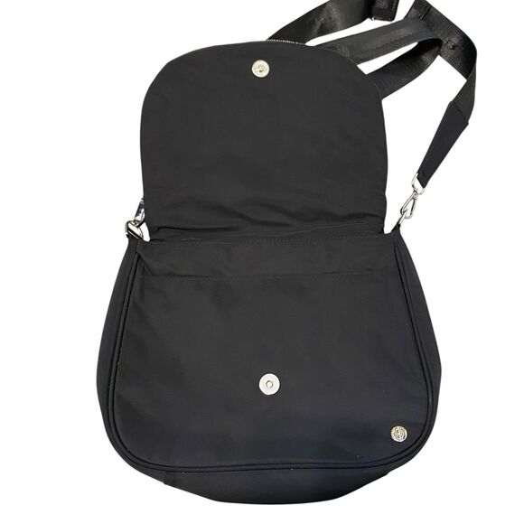House Of Harlow 1960 Crossbody Bag Black Textile Pockets Lightweight Zipper - Picture 4 of 9